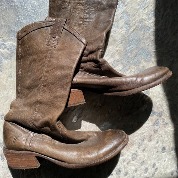 Frye Carson Pull On Boots - Picture 1 of 7